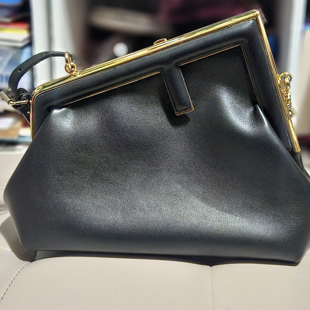 Elegant Fashion Black Leather Handbag